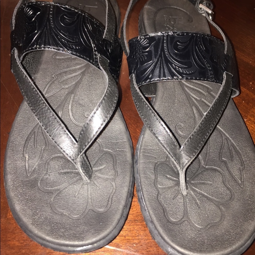 𝅺B.o.c. Black  sandal size 10 born concepts